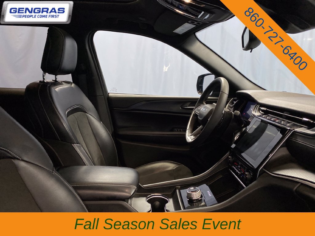 Used 2023 Jeep Grand Cherokee Altitude AWD/4WD image 44