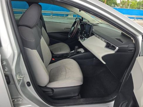 Used 2022 Toyota Corolla LE FWD image 9