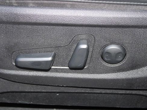 Used 2022 Kia Telluride S image 32