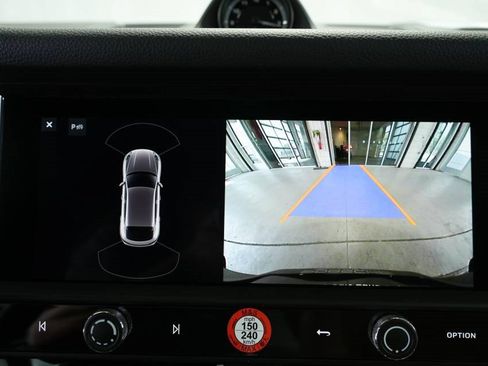New 2025 Porsche Macan image 19