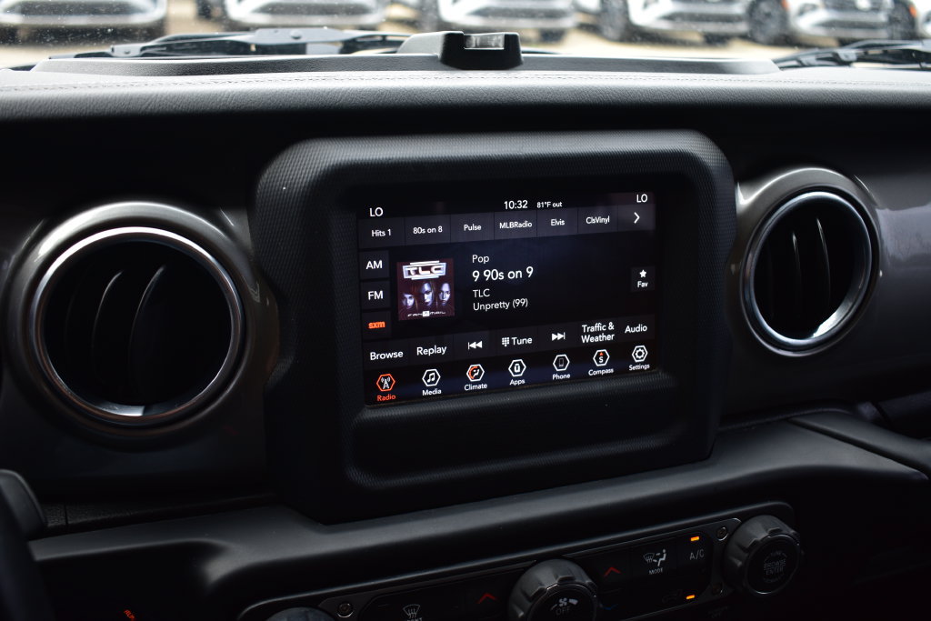 Used 2020 Jeep Wrangler Unlimited Sahara AWD/4WD image 45