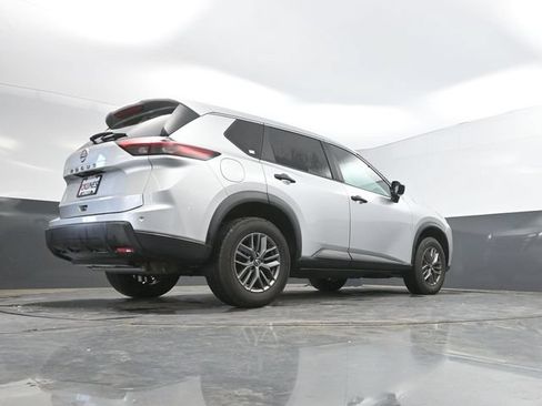 Used 2024 Nissan Rogue S FWD image 43
