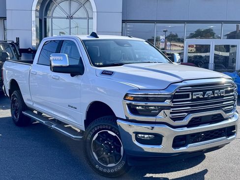 Used 2025 RAM 2500 Laramie w/ Towing Technology Group image 1