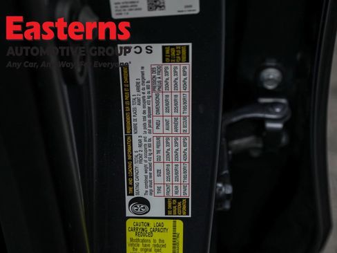 Used 2024 Toyota Venza LE image 32