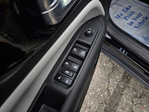 Used 2024 Jeep Compass Limited image 13