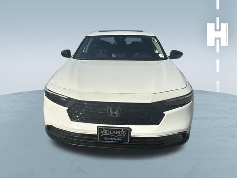 Used 2025 Honda Accord SE image 2