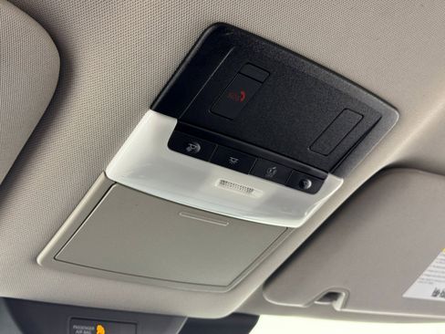 Used 2022 Nissan Pathfinder SL w/ Lighting Package (N92) image 32