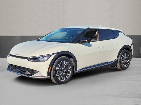 Used 2024 Kia EV6 Light image 1