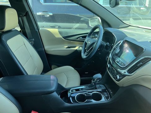 Used 2023 Chevrolet Equinox Premier FWD image 8