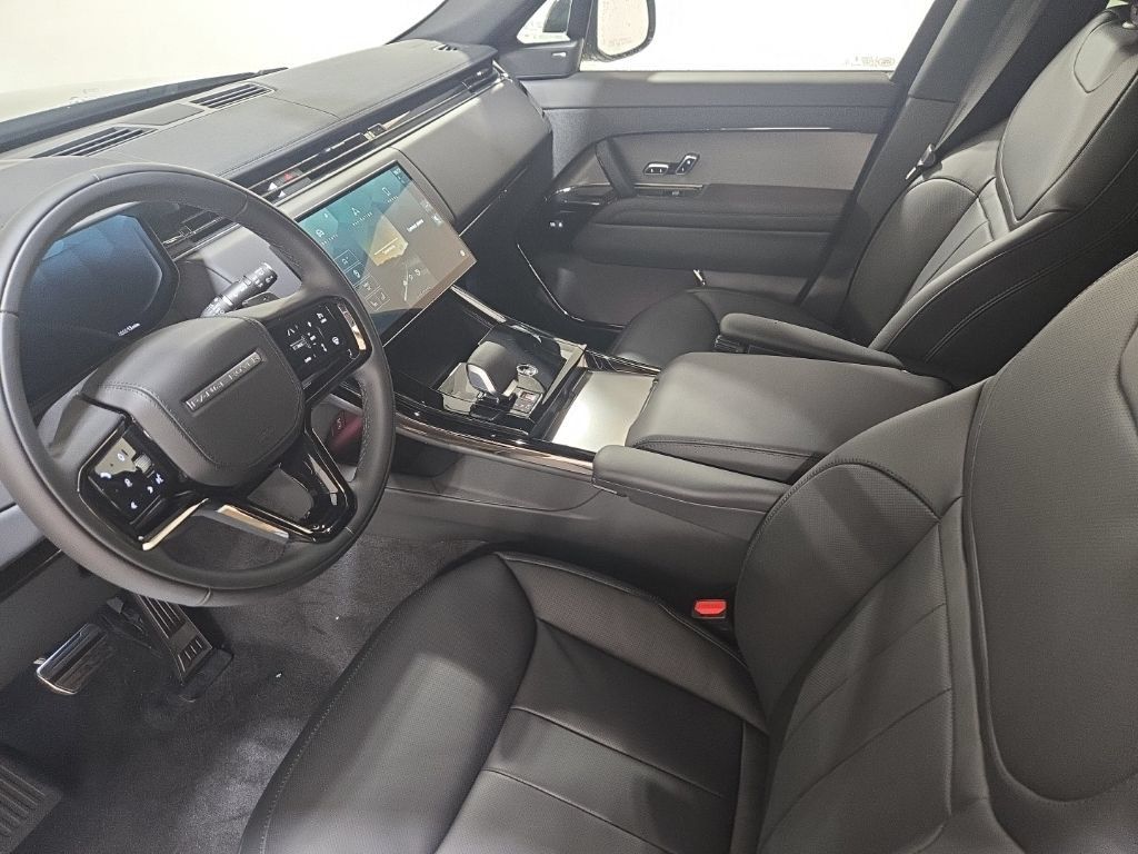 New 2026 Land Rover Range Rover Sport Dynamic SE AWD/4WD image 17
