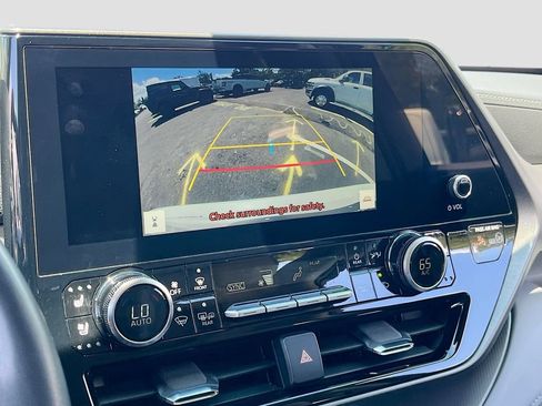 Used 2023 Toyota Highlander Limited AWD/4WD image 13