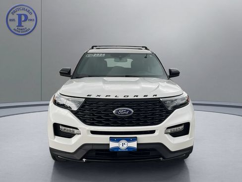 Used 2024 Ford Explorer ST-Line w/ Class IV Trailer Tow Package AWD/4WD image 2