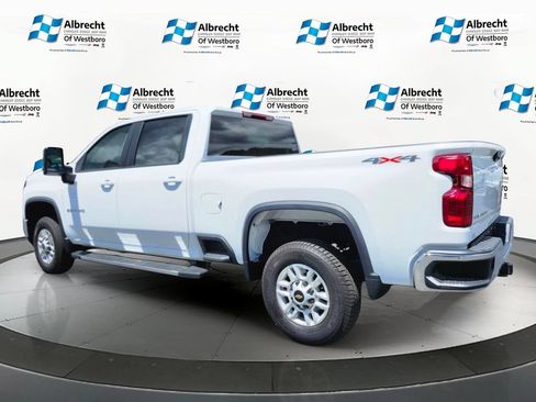 Used 2025 Chevrolet Silverado 2500 LT w/ Convenience Package AWD/4WD image 3