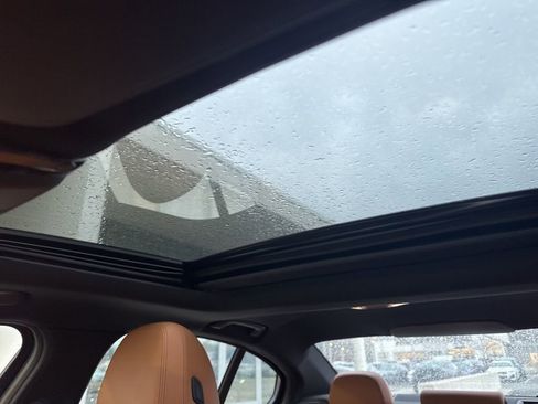 Used 2023 BMW 330i xDrive Sedan w/ Premium Package image 19