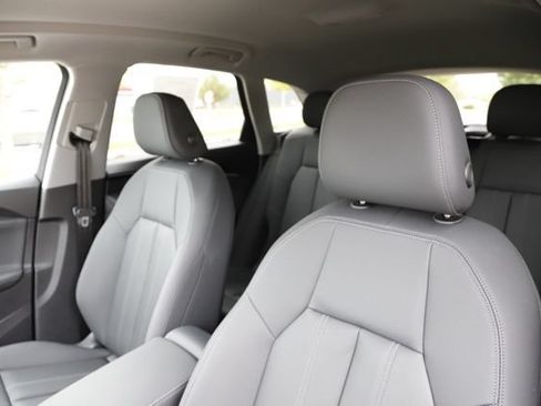 Used 2025 Audi Q5 Premium w/ Convenience Package AWD/4WD image 13