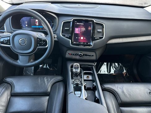 Certified 2023 Volvo XC90 T8 Ultimate image 3