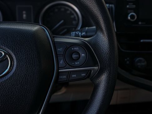 Used 2022 Toyota Camry LE image 26