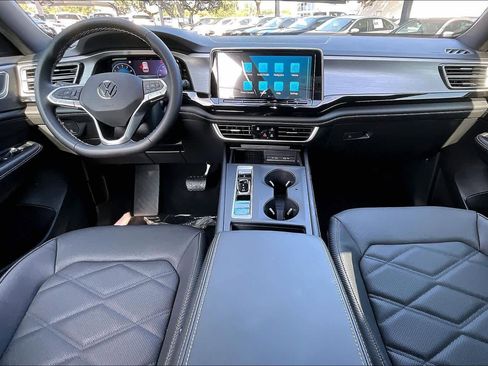 New 2026 Volkswagen Atlas Cross Sport SE image 5