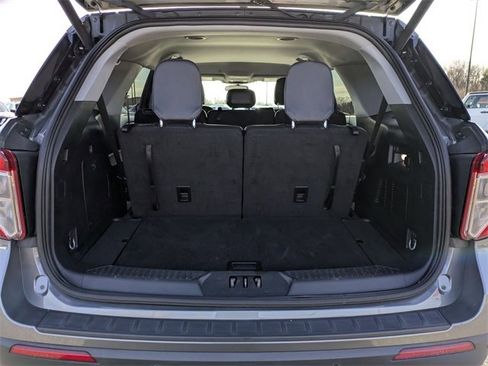 Used 2023 Ford Explorer XLT w/ Equipment Group 202A image 30