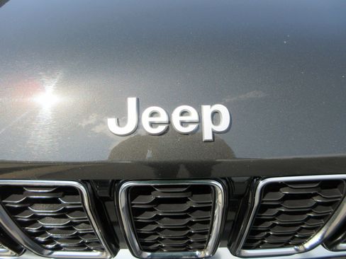 Used 2024 Jeep Grand Cherokee L Limited w/ Trailer Tow Package AWD/4WD image 17