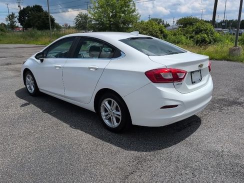 Used 2016 Chevrolet Cruze LT FWD image 3