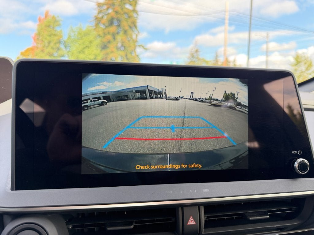 New 2027 Toyota Prius Plug-In Hybrid FWD image 17