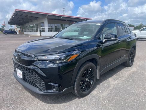 Used 2025 Toyota Corolla Cross AWD Hybrid image 3