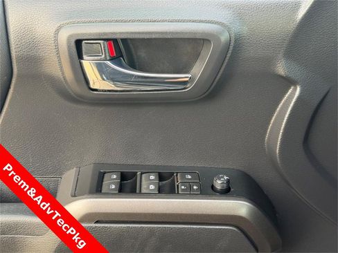 Used 2022 Toyota Tacoma TRD Sport image 27