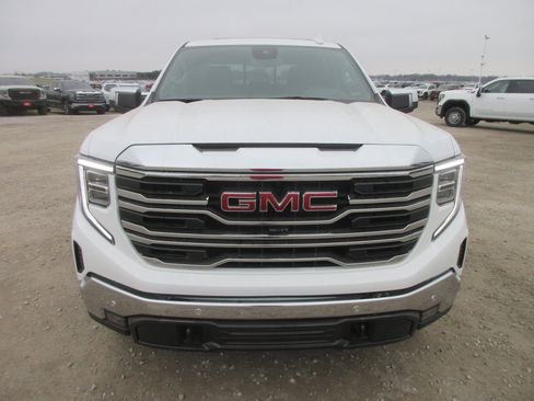 New 2026 GMC Sierra 1500 SLT image 12