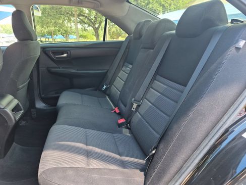 Used 2017 Toyota Camry LE FWD image 12