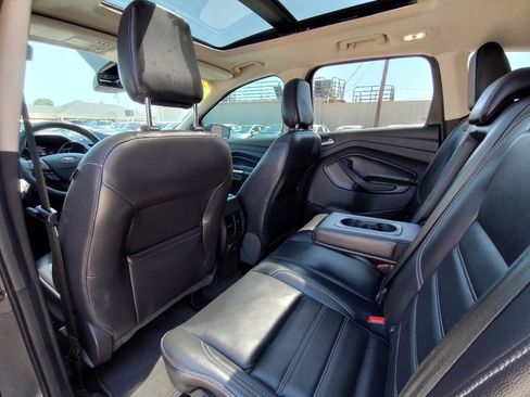 Used 2019 Ford Escape Titanium AWD/4WD image 34