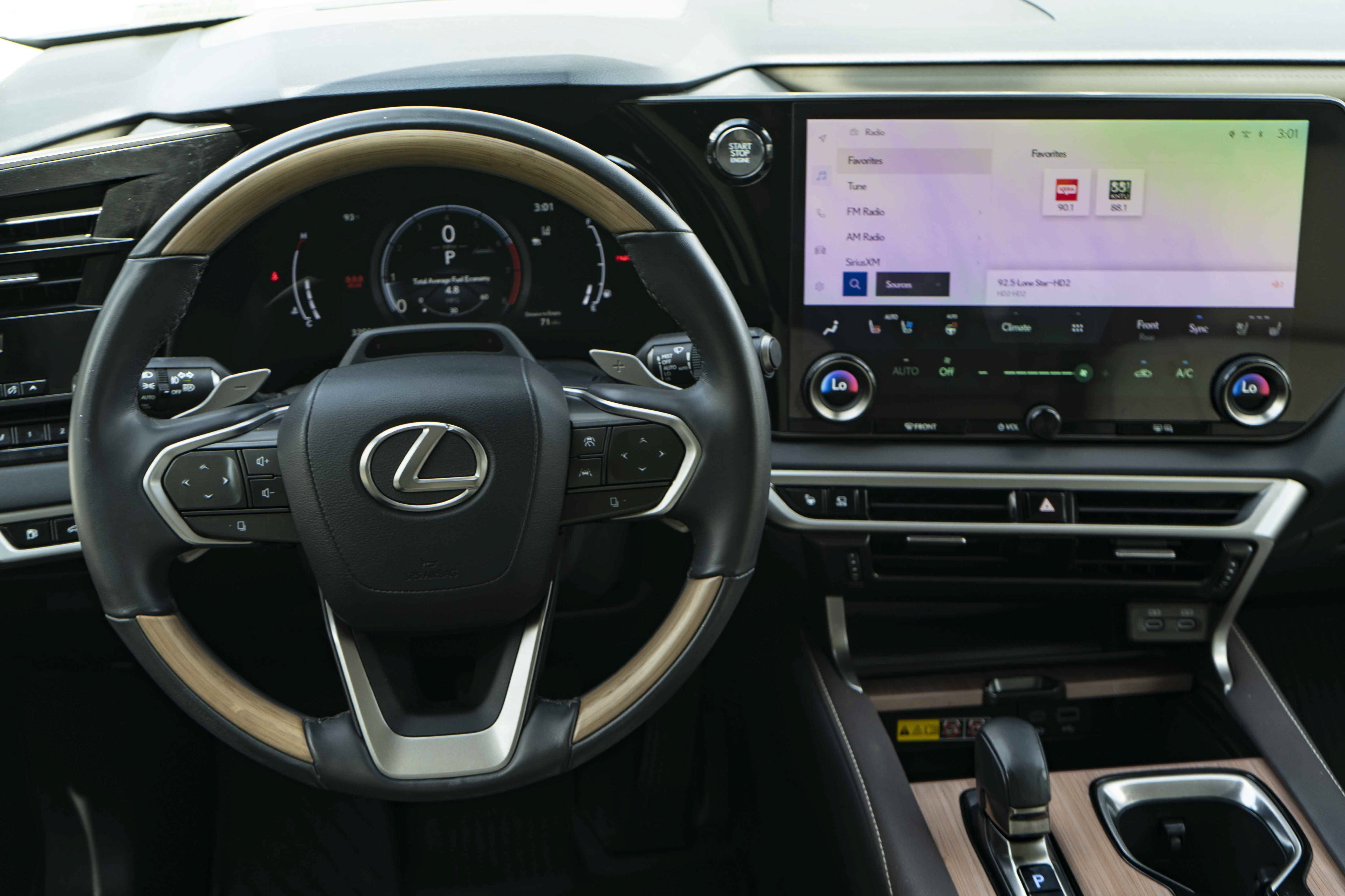 Used 2024 Lexus RX 350 FWD w/ Convenience Package image 18