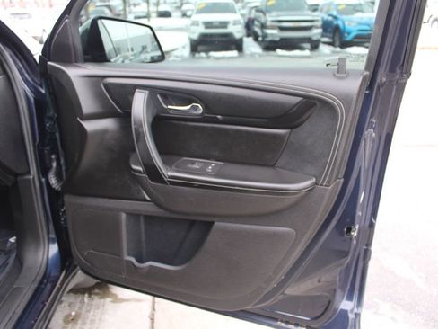 Used 2017 Chevrolet Traverse LT w/ Style and Technology Package image 20
