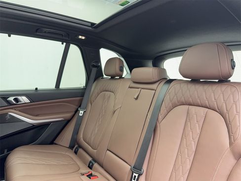 Used 2022 BMW X5 M50i w/ Dynamic Handling Package image 38