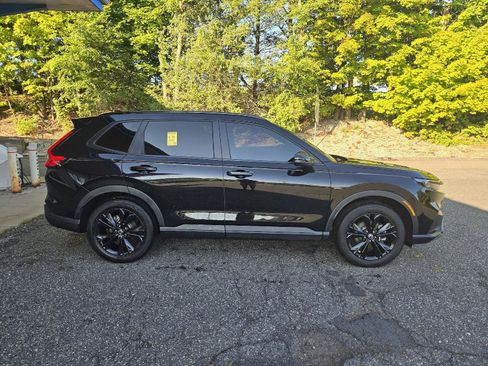 Used 2023 Honda CR-V Sport Touring image 2