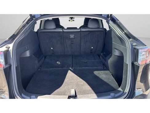 Used 2024 Tesla Model Y Long Range AWD/4WD image 19
