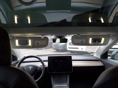 Used 2021 Tesla Model 3 Standard Range Plus image 25