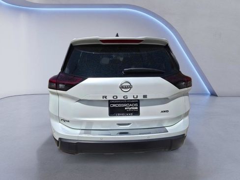 Used 2024 Nissan Rogue S AWD/4WD image 5