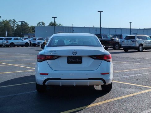 Used 2024 Nissan Sentra S FWD image 4