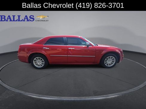 Used 2010 Chrysler 300 Touring Plus RWD image 9