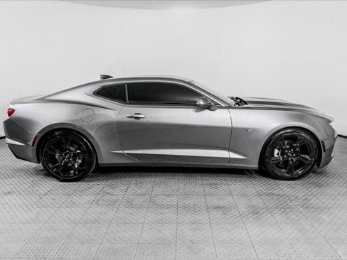 Used 2022 Chevrolet Camaro LT RWD image 9