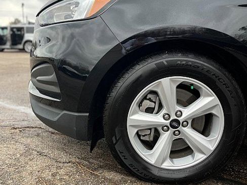 Used 2023 Ford Edge SE image 8