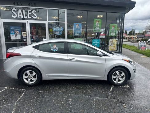 Used 2015 Hyundai Elantra SE FWD image 5