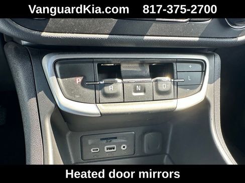 Used 2024 GMC Terrain SLT image 22