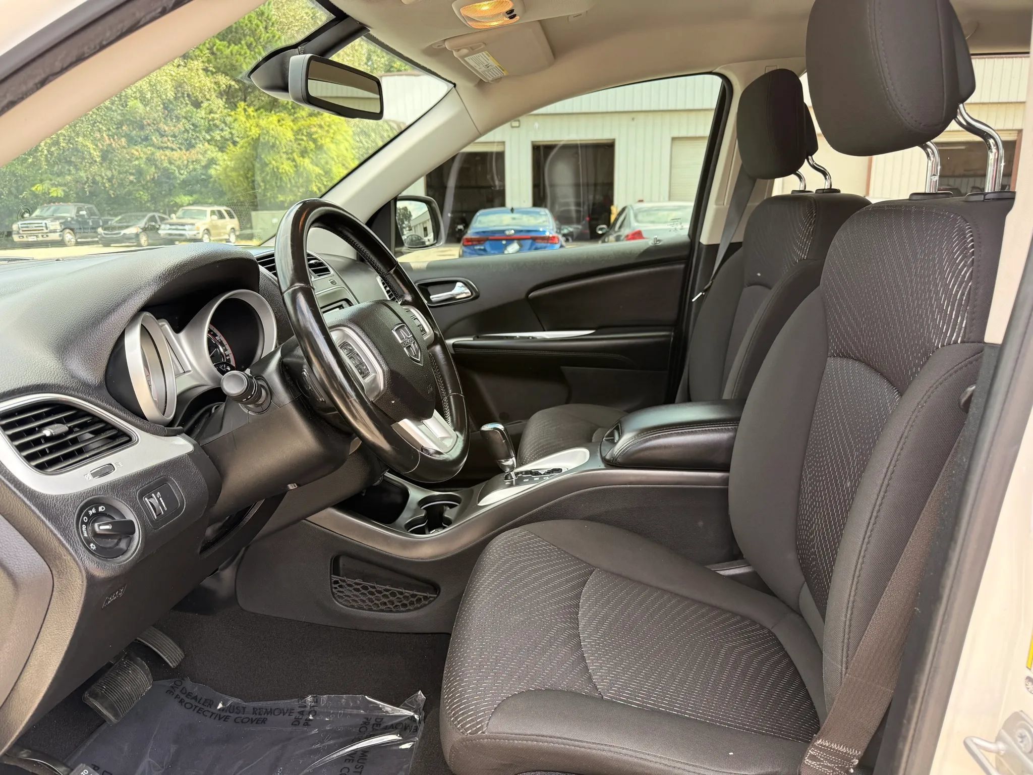 Used 2020 Dodge Journey SE w/ SE Popular Equipment Group FWD image 2