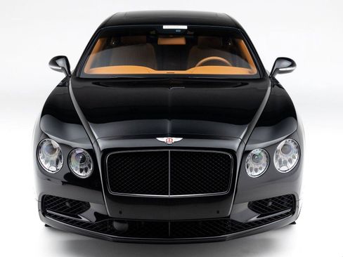 Used 2018 Bentley Flying Spur S V8 AWD/4WD image 3