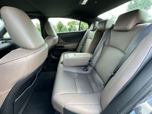 Used 2023 Lexus ES 350 w/ Premium Package FWD image 19