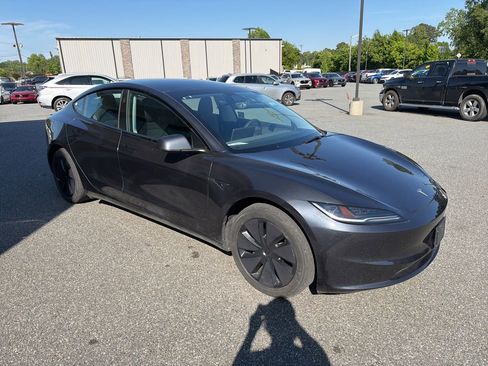 Used 2024 Tesla Model 3 Standard Range RWD image 8