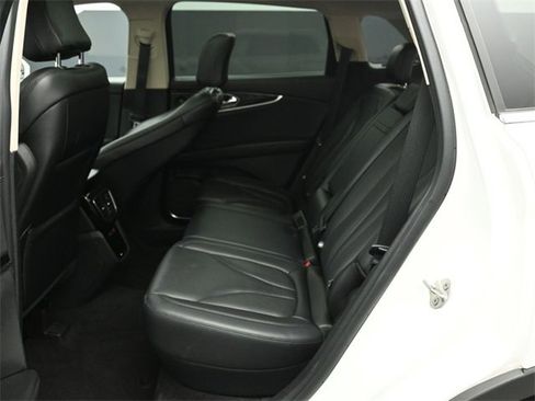 Certified 2023 Lincoln Nautilus Reserve w/ Luxury Package image 21