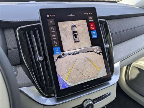 New 2026 Volvo XC90 B6 Ultra w/ Protection Package image 10